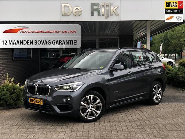 Grijs Gebruikt 2017 BMW X1 Executive SUV | € 18.495 (Eerlijke prijs) - Afbeelding 1/4