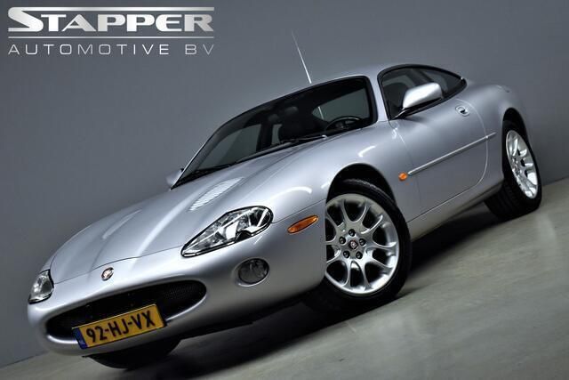Occasion Jaguar XKR 365 PK (268 kW) 2001 Grijs Coupé