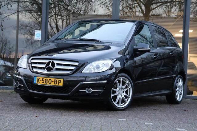 Zwart Gebruikt 2011 Mercedes B180 MPV | € 5.995 (Eerlijke prijs) - Afbeelding 1/4