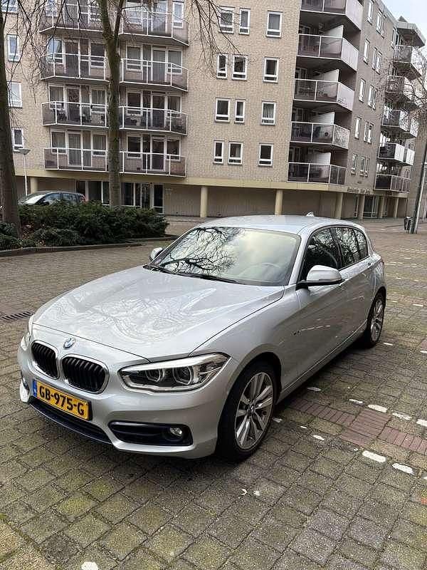 Occasion 2015 BMW 118 Sport Line Hatchback | € 15.000 - Afbeelding 1/4