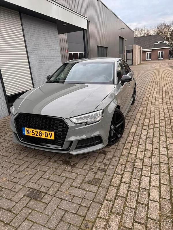 Grijs Occasion 2018 Audi A3 Sedan | € 23.500 (Eerlijke prijs) - Afbeelding 1/4