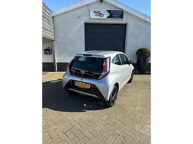 Occasion Toyota Aygo X-play 69 PK (50 kW) 2016 Grijs Hatchback