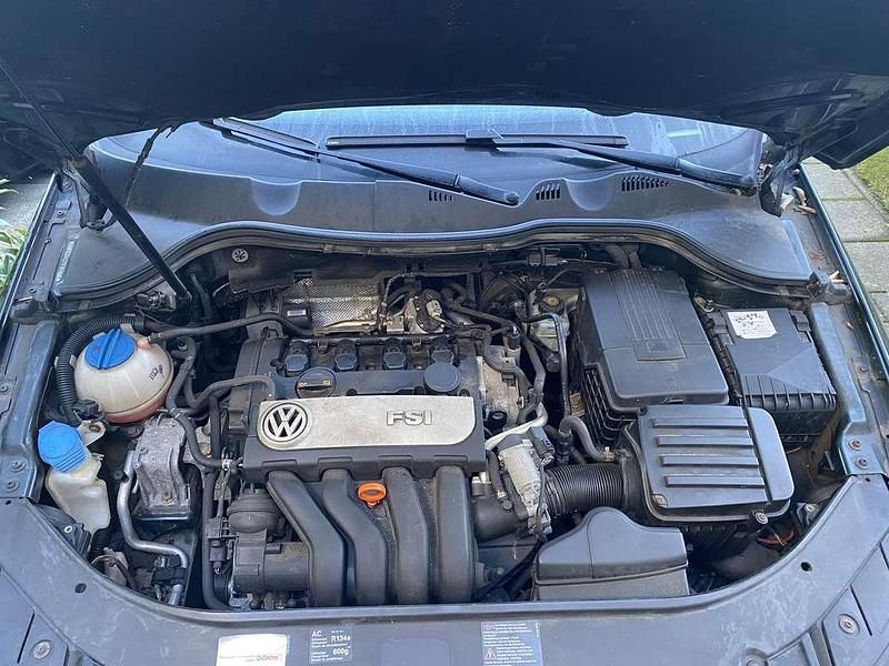 Groen Gebruikt 2007 VW Passat Comfortline Stationwagen | € 1.975 (Eerlijke prijs) - Afbeelding 1/4