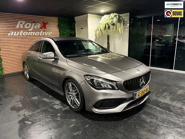 Grijs Gebruikt 2018 Mercedes CLA180 Business Sedan | € 19.799 (Eerlijke prijs) - Afbeelding 1/4
