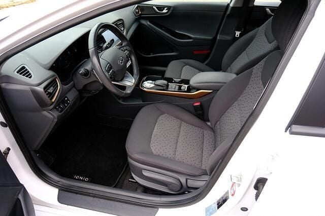 Occasion Hyundai Ioniq Comfort 88 kW (120 PK) 2017 Wit Hatchback