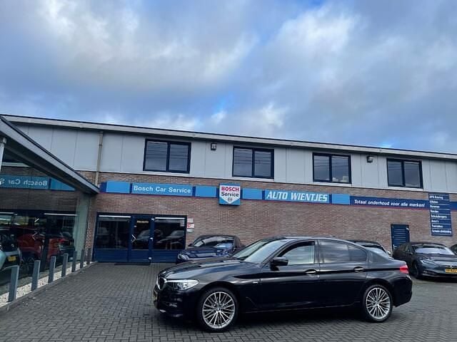 Zwart Gebruikt 2017 BMW 540 Sport Line Sedan | € 30.450 (Eerlijke prijs) - Afbeelding 1/4