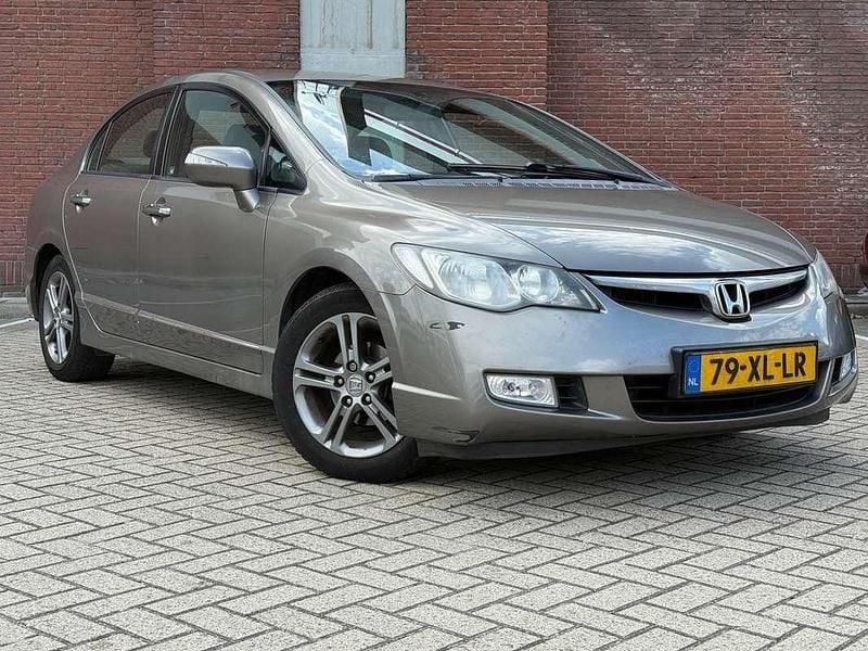 Grijs Gebruikt 2007 Honda Civic Hybrid Sedan | € 1.999 (Eerlijke prijs) - Afbeelding 1/4