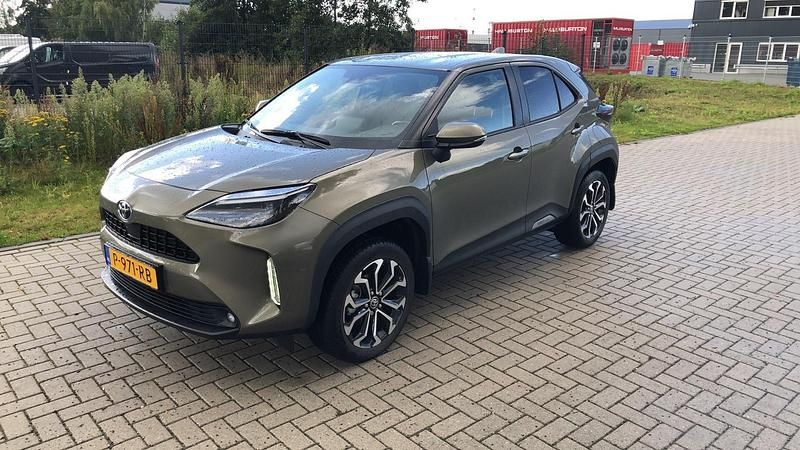 Groen Gebruikt 2022 Toyota Yaris Cross Edition SUV | € 26.840 (Eerlijke prijs) - Afbeelding 1/3