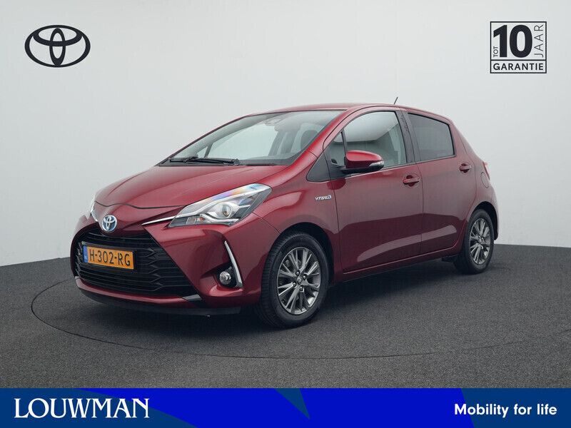 Rood Gebruikt 2020 Toyota Yaris Hybrid Hatchback | € 18.445 (Eerlijke prijs) - Afbeelding 1/3