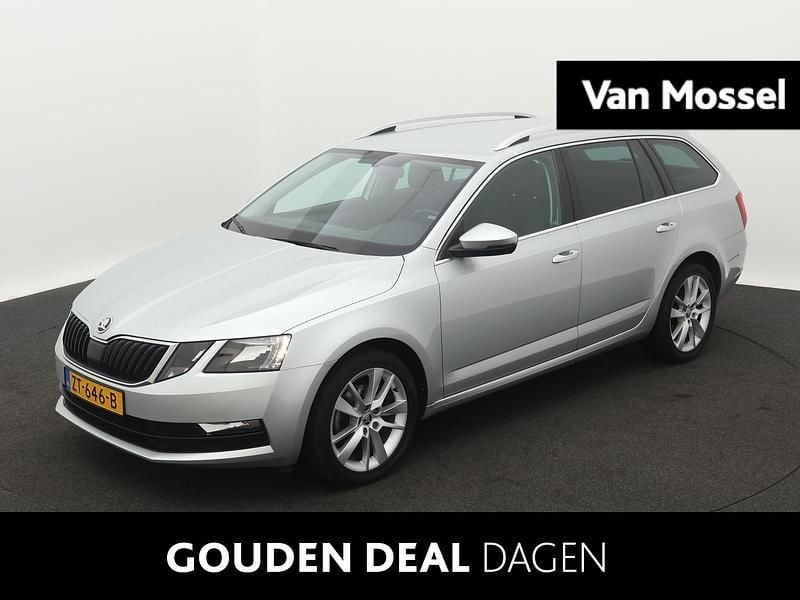 Grijs Gebruikt 2019 Skoda Octavia Clever Stationwagen | € 18.444 (Iets duurder) - Afbeelding 1/4