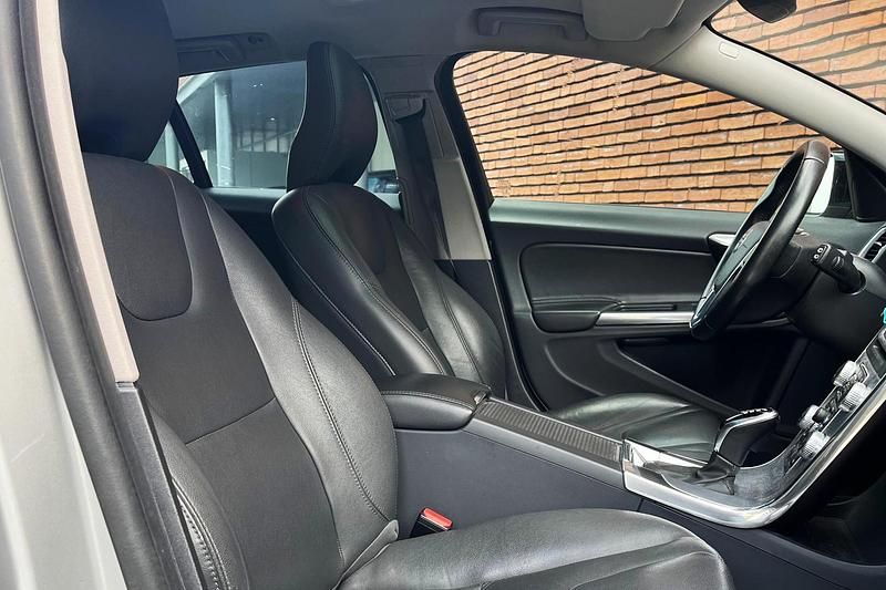 Occasion Volvo V60 CC 245 PK (180 kW) 2018 Grijs Stationwagen