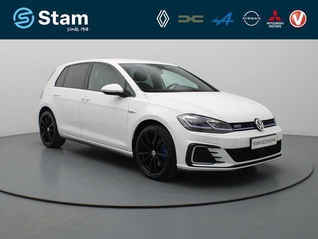 Wit Gebruikt 2018 VW Golf VII GTE Hatchback | € 19.790 (Eerlijke prijs) - Afbeelding 1/4