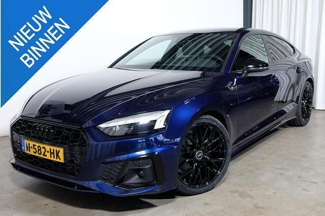 Blauw (metallic) Occasion 2021 Audi A5 Sportback Competition Hatchback | € 24.500 (Super prijs) - Afbeelding 1/4