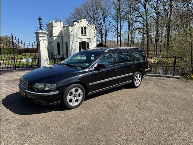 Zwart Occasion 2004 Volvo V70 Stationwagen | € 1.500 (Eerlijke prijs) - Afbeelding 1/4