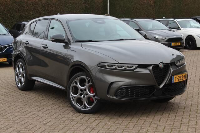 Grijs, metallic lak Gebruikt 2023 Alfa Romeo Tonale Edizione Speciale SUV | € 33.750 (Super prijs) - Afbeelding 1/4