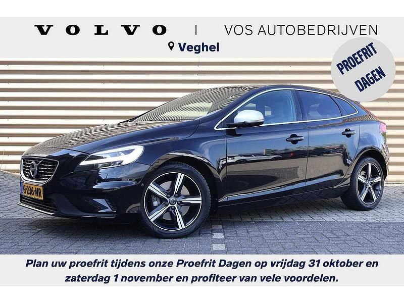 Zwart Gebruikt 2016 Volvo V40 Stationwagen | € 17.950 (Duur) - Afbeelding 1/4