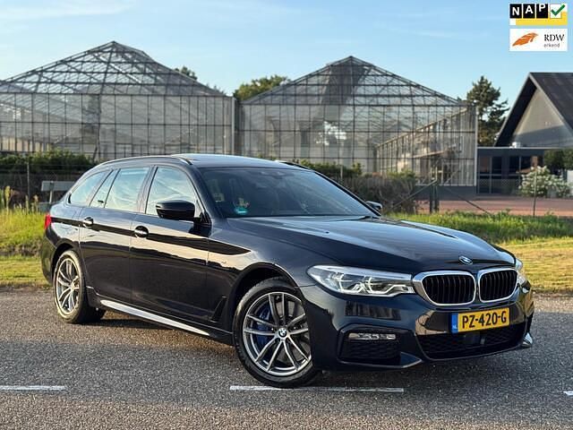 Zwart Gebruikt 2017 BMW 540 Executive Stationwagen | € 35.990 (Iets duurder) - Afbeelding 1/4