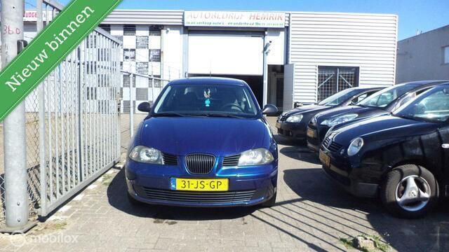 Blauw Gebruikt 2002 Seat Ibiza Stella Hatchback | € 650 (Goede deal) - Afbeelding 1/4