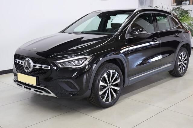 Zwart Gebruikt 2023 Mercedes GLA250 SUV | € 46.500 (Duur) - Afbeelding 1/4