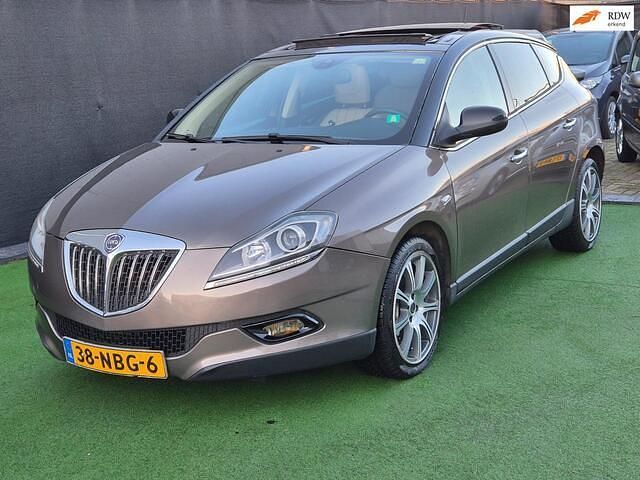 Beige Occasion 2009 Lancia Delta Hatchback | € 7.990 (Duur) - Afbeelding 1/4