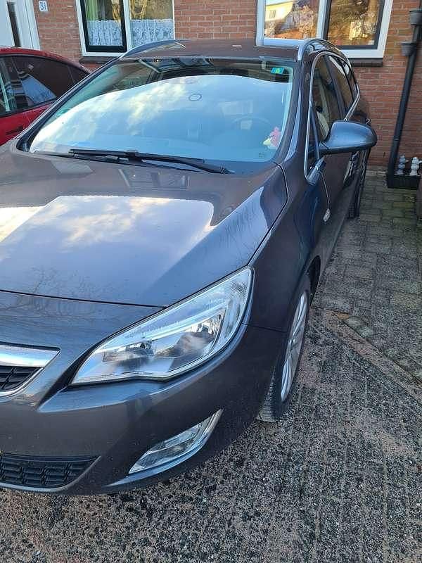 Occasion Opel Astra Cosmo 101 PK (74 kW) 2011 Grijs Stationwagen