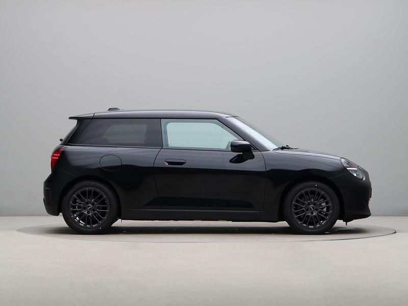 Nieuw Mini Cooper 135 kW (184 PK) 2026 Zwart Hatchback