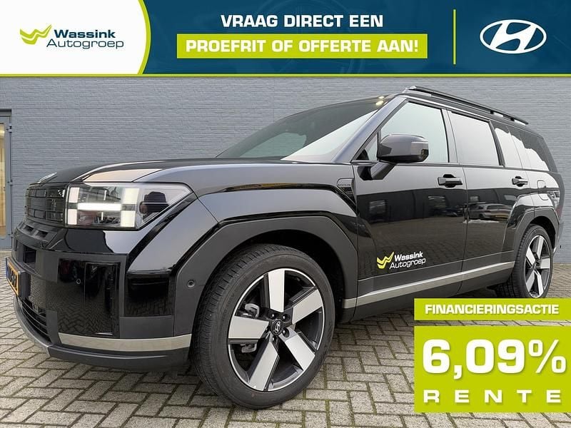 Zwart Occasion 2024 Hyundai Santa Fe Premium SUV | € 48.899 (Goede deal) - Afbeelding 1/3