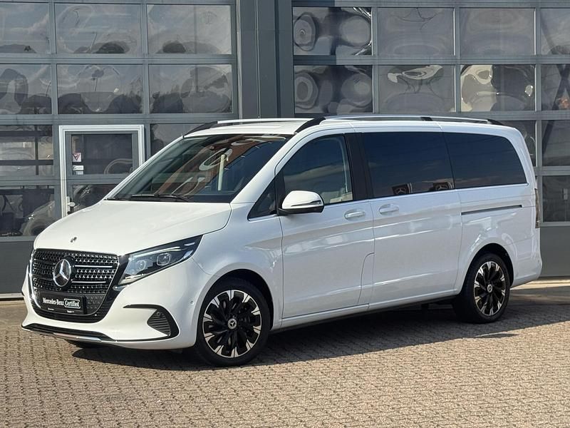 Wit Gebruikt 2024 Mercedes V220 Avantgarde MPV | € 94.950 - Afbeelding 1/4