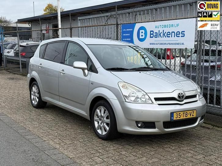 Grijs Gebruikt 2006 Toyota Verso MPV | € 4.945 (Eerlijke prijs) - Afbeelding 1/4
