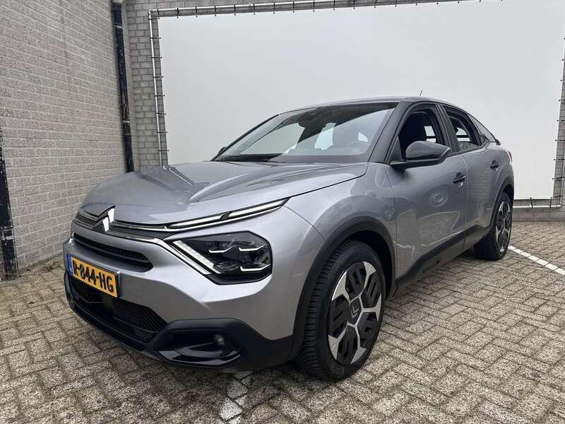 Grijs zwart Gebruikt 2022 Citroën C4 Feel SUV | € 19.900 (Eerlijke prijs) - Afbeelding 1/4