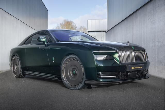 Groen, metallic lak Gebruikt 2024 Rolls Royce Spectre Sedan | € 549.950 - Afbeelding 1/4