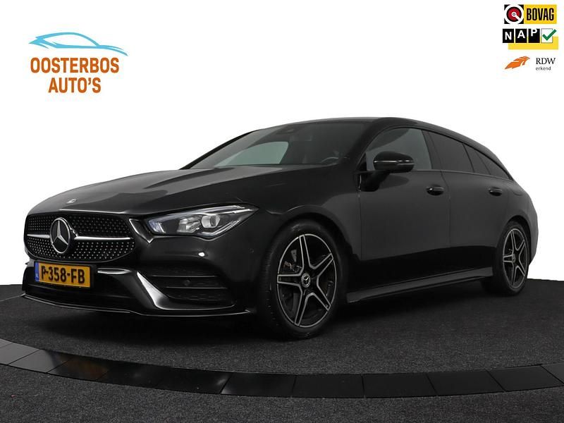 Zwart Gebruikt 2022 Mercedes CLA200 Business Stationwagen | € 27.499 (Eerlijke prijs) - Afbeelding 1/4