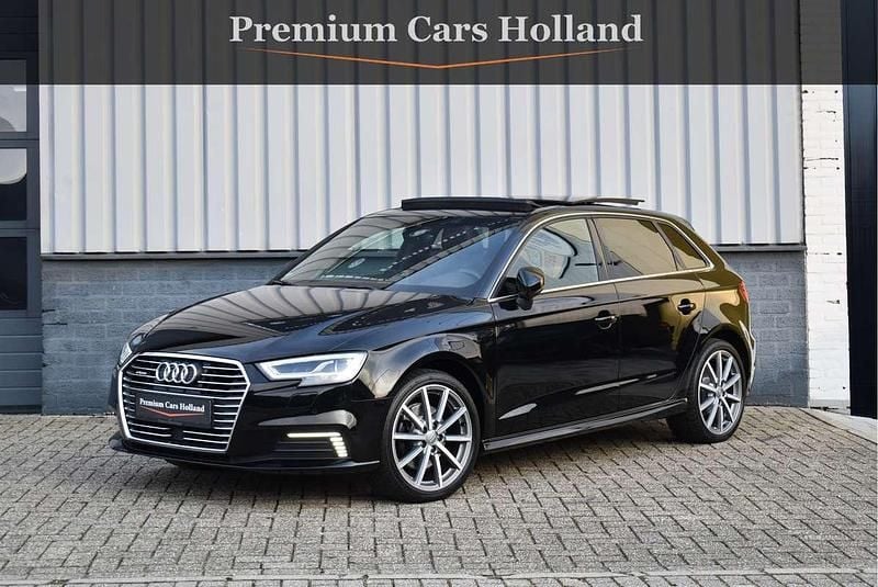 Zwart (metallic) Occasion 2020 Audi A3 Sportback e-tron S-Line Hatchback | € 23.950 (Super prijs) - Afbeelding 1/4