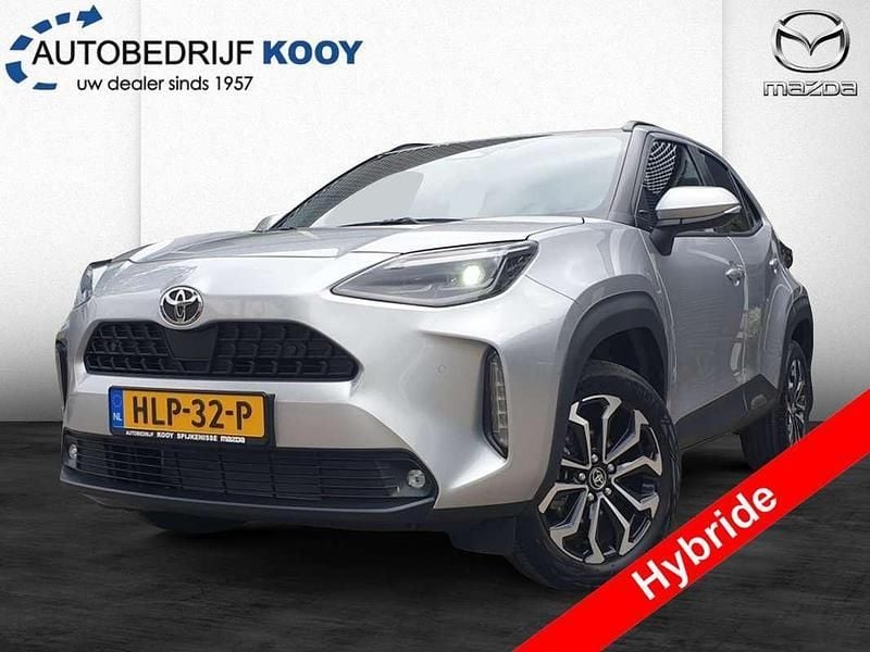 Grijs Gebruikt 2024 Toyota Yaris Cross Style SUV | € 30.500 (Eerlijke prijs) - Afbeelding 1/4