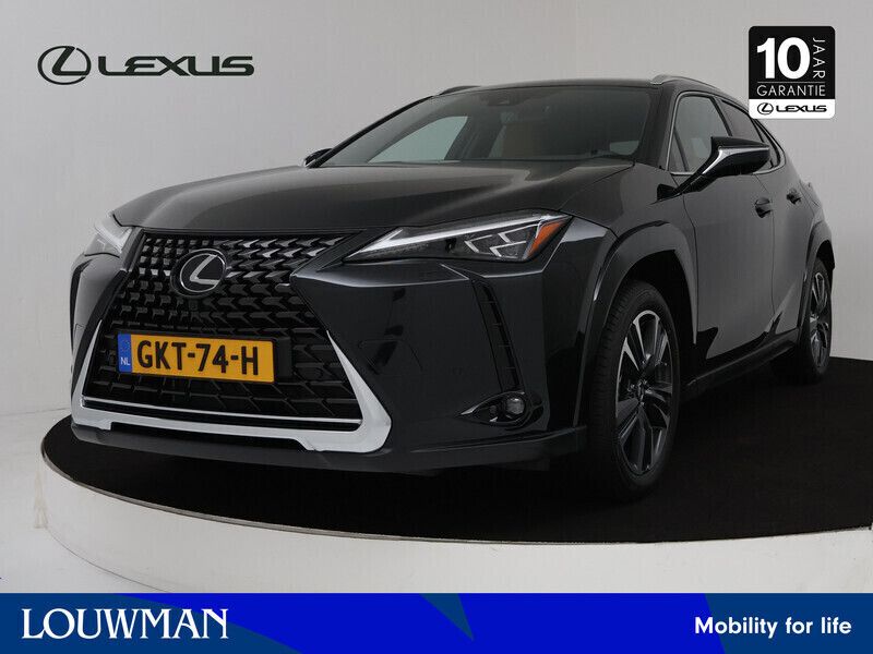 Zwart Occasion 2024 Lexus UX Executive Line SUV | € 58.950 - Afbeelding 1/3