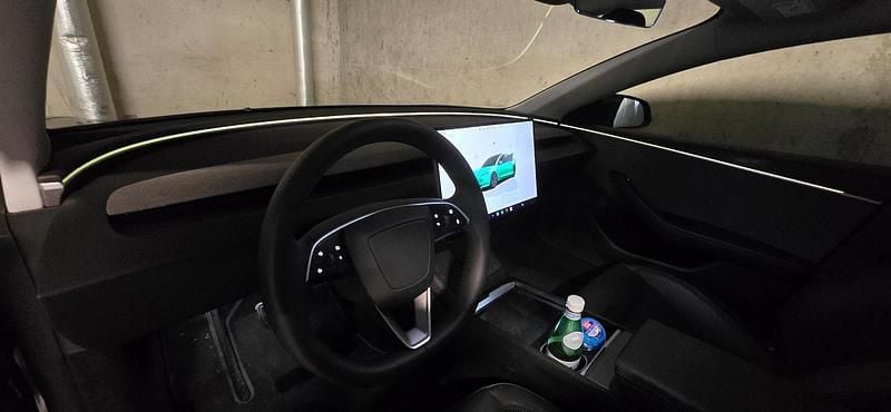 Occasion Tesla Model 3 RWD 208 kW (283 PK) 2024 Zwart Sedan