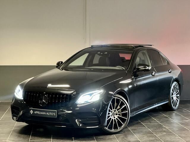 Zwart Gebruikt 2019 Mercedes E300 Sedan | € 52.950 - Afbeelding 1/4