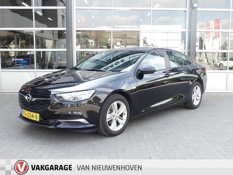 Zwart Gebruikt 2017 Opel Insignia Edition Hatchback | € 13.499 (Goede deal) - Afbeelding 1/4