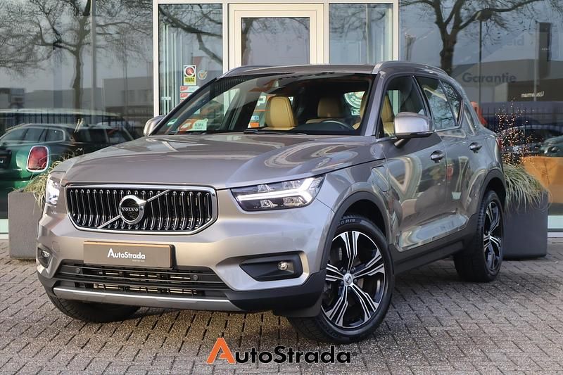 Grijs Gebruikt 2020 Volvo XC40 Inscription SUV | € 27.900 (Super prijs) - Afbeelding 1/4