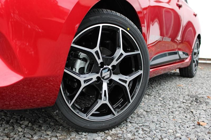 Occasion Suzuki Swift 83 PK (61 kW) 2025 Rood Hatchback