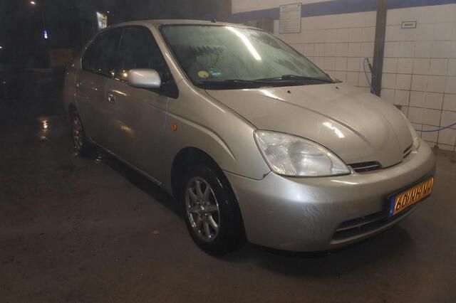 Grijs Gebruikt 2002 Toyota Prius Hatchback | € 1.195 - Afbeelding 1/4