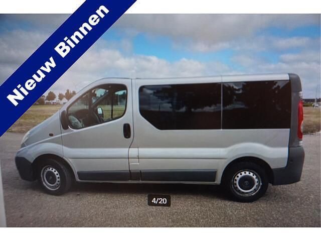 Grijs Gebruikt 2007 Opel Vivaro Van | € 12.750 - Afbeelding 1/4