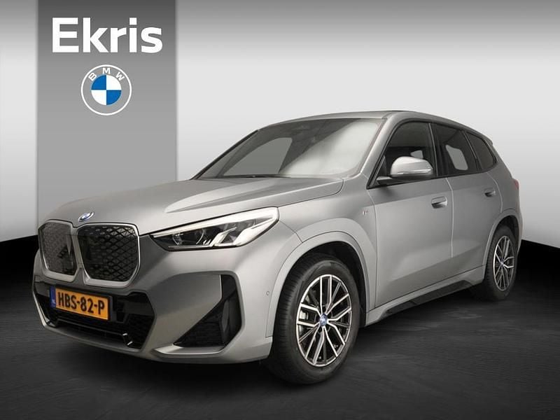 Grijs Occasion 2025 BMW iX1 M Sport SUV | € 47.900 (Iets duurder) - Afbeelding 1/4