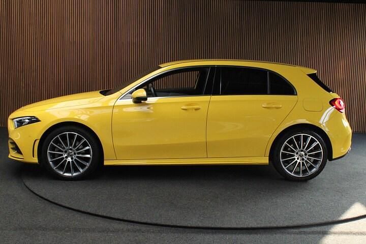 Occasion Mercedes A250 AMG line 218 PK (160 kW) 2023 Geel Hatchback