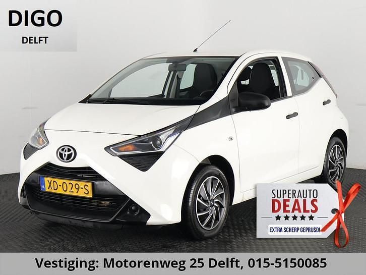 Wit Occasion 2018 Toyota Aygo Design Hatchback | € 8.750 (Eerlijke prijs) - Afbeelding 1/3