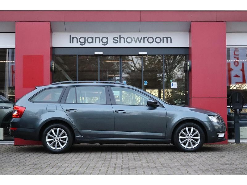 Occasion Skoda Octavia G-TEC Business Line 112 PK (82 kW) 2015 Grijs Stationwagen