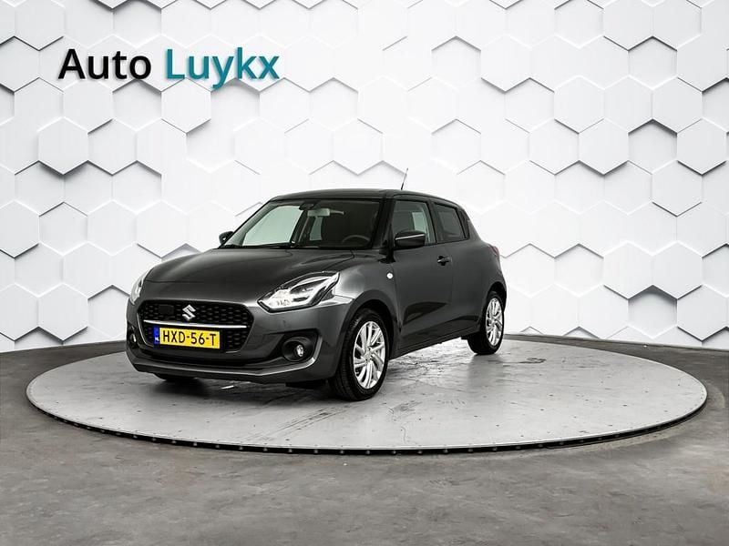 Grijs Gebruikt 2022 Suzuki Swift Hatchback | € 18.940 (Eerlijke prijs) - Afbeelding 1/4