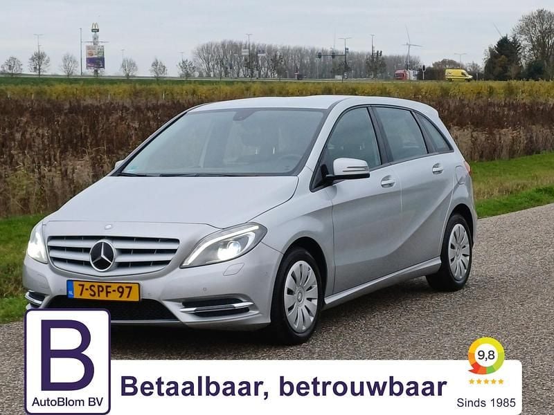 Grijs Gebruikt 2013 Mercedes B220 Ambition MPV | € 17.245 - Afbeelding 1/4
