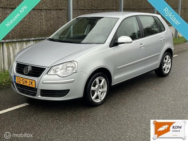Grijs Gebruikt 2006 VW Polo Comfortline Hatchback | € 4.450 (Eerlijke prijs) - Afbeelding 1/4