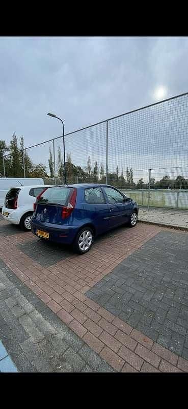 Blauw Gebruikt 2005 Fiat Punto Young Hatchback | € 1.000 (Super prijs) - Afbeelding 1/4